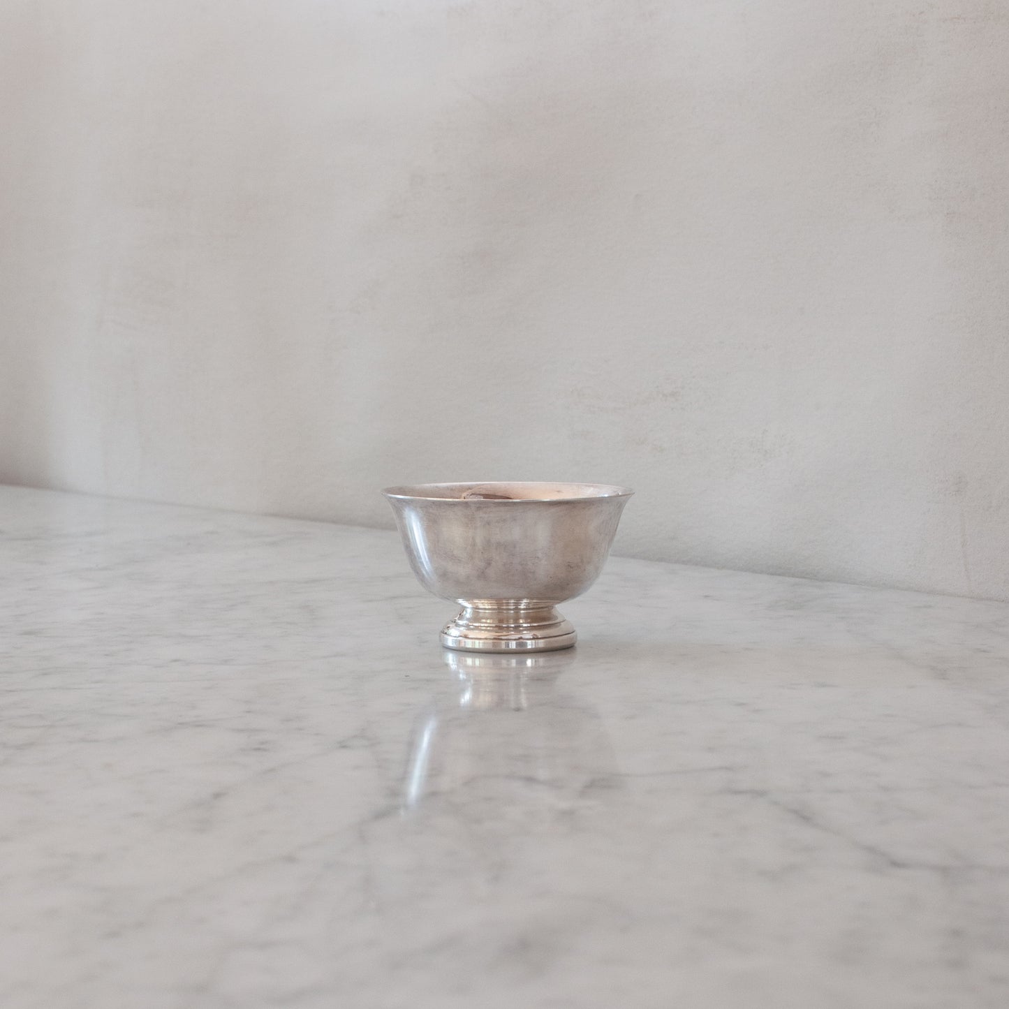 Vintage classic pedestal bowl series