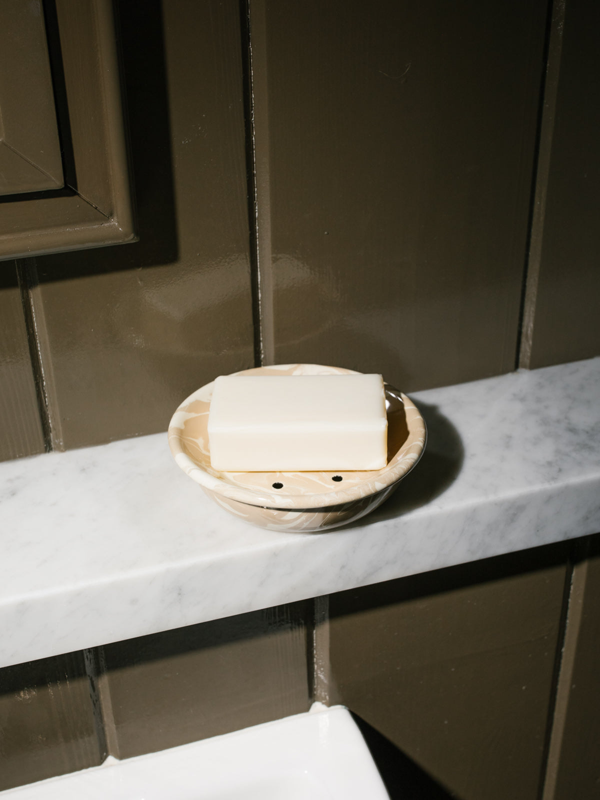 Cousin St. Marbled Enamel Soap Dish, Cappuccino