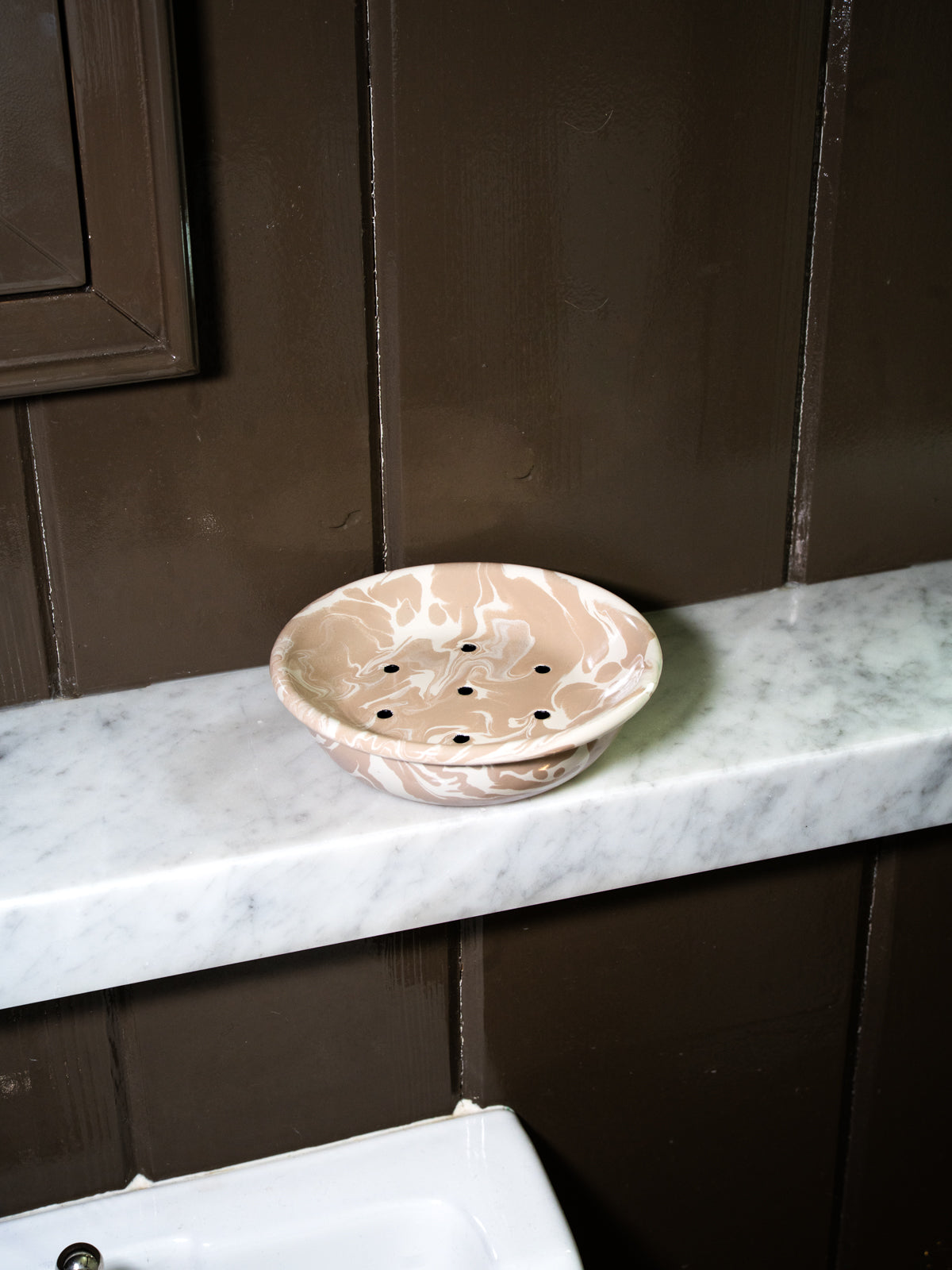 Cousin St. Marbled Enamel Soap Dish, Cappuccino
